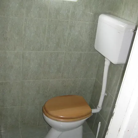 House Vese * Mali Iz